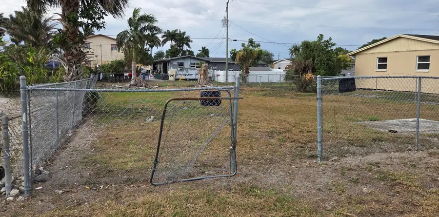 640 SW 6th Street, Belle Glade, FL 33430 - #2