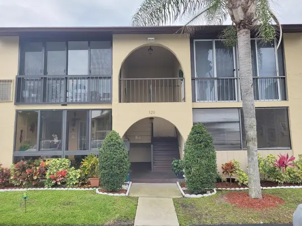 320 Pine Ridge Circle, Greenacres, FL 33463