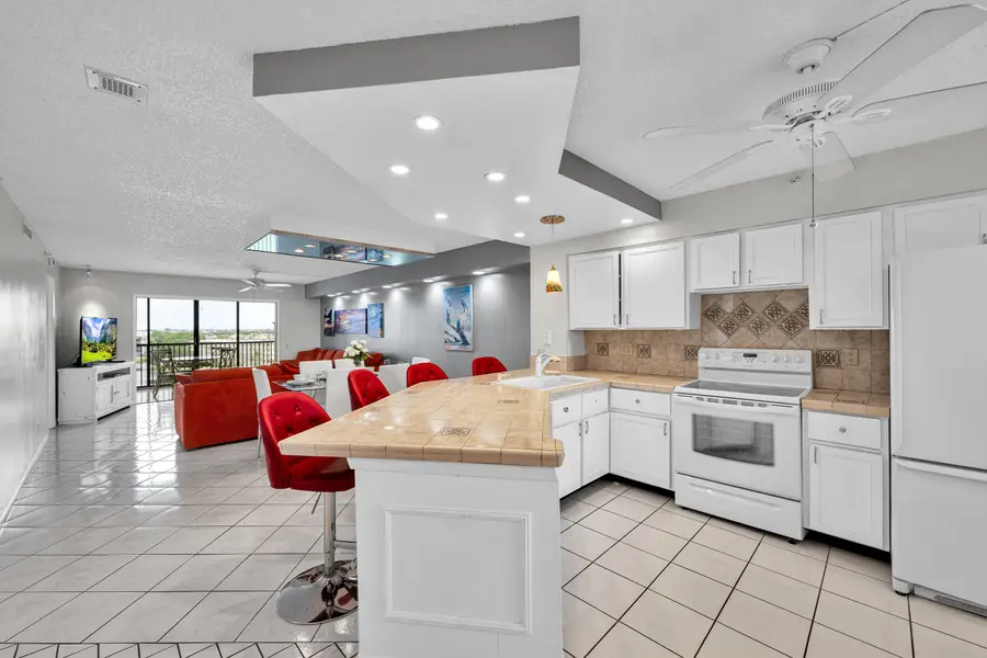 2205 S Cypress Bend Drive #801, Pompano Beach, FL 33069 - #2