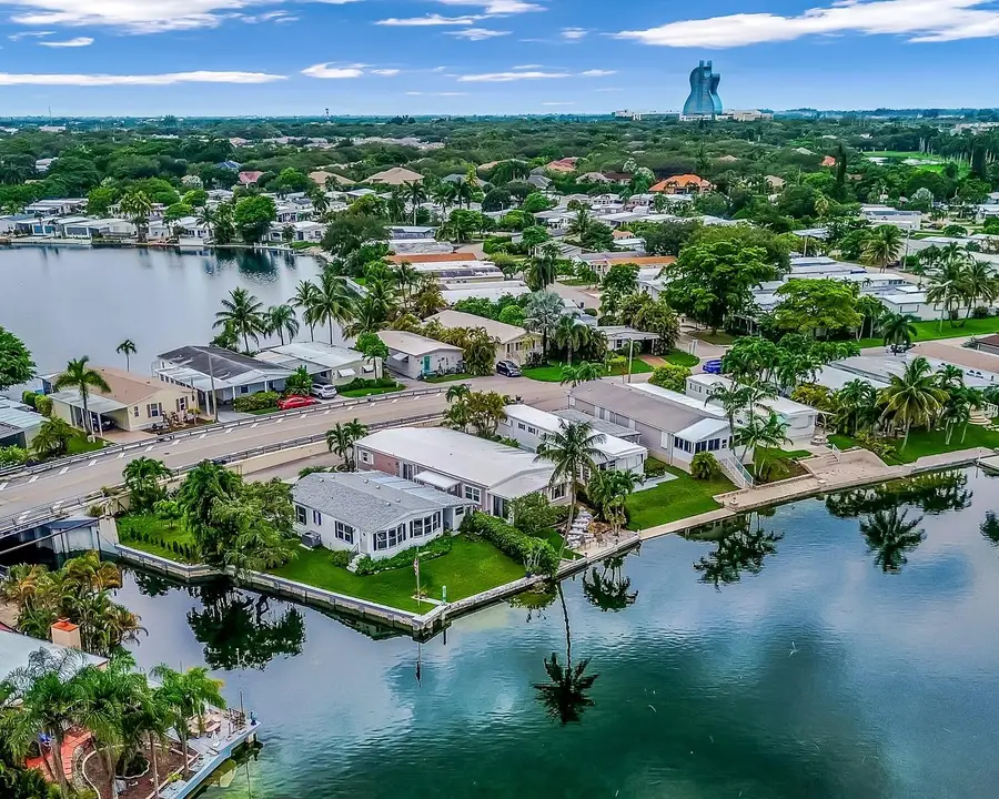 3055 Lakeshore Drive, Fort Lauderdale, FL 33312 - #2