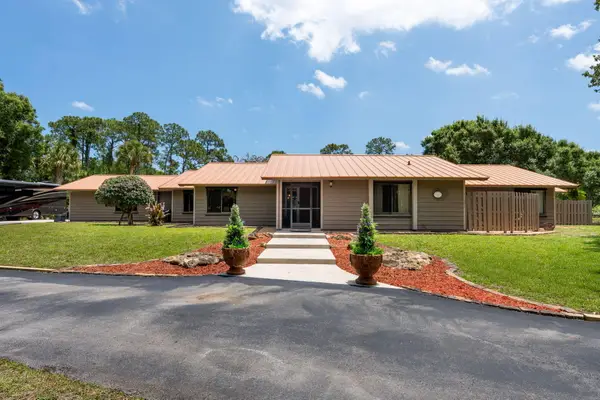 11001 SW Hawkview Circle, Stuart, FL 34997