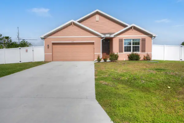 557 SW Columbus Drive, Port St Lucie, FL 34953