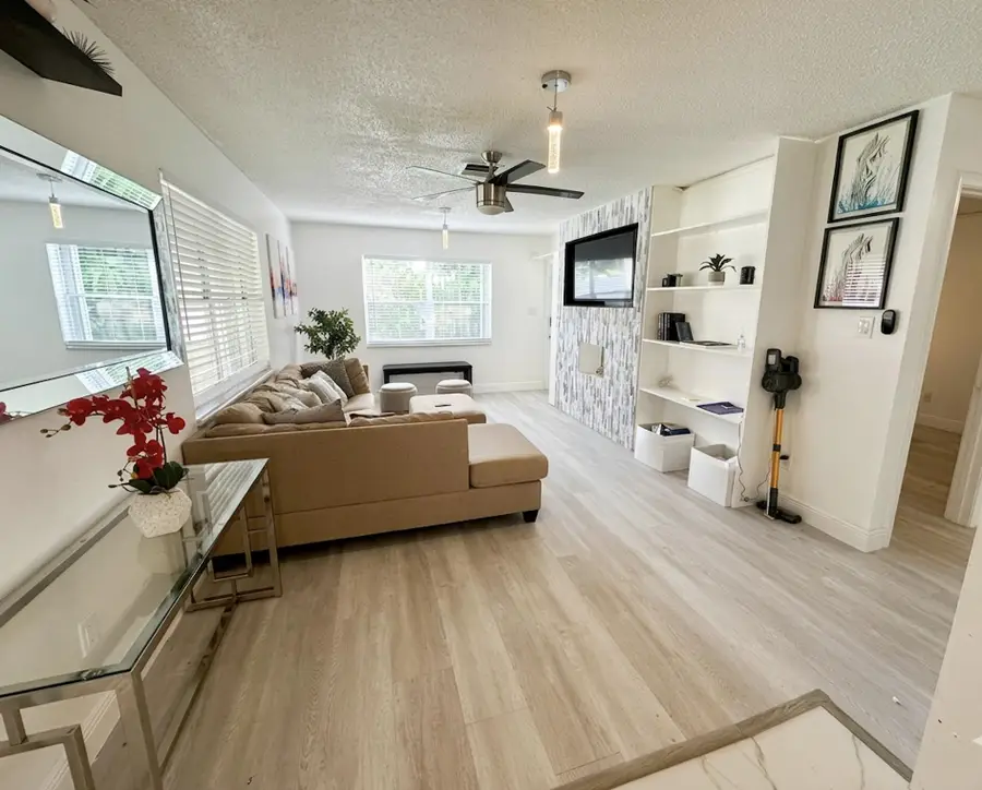 1524 N Victoria Park Road, Fort Lauderdale, FL 33304 - #3