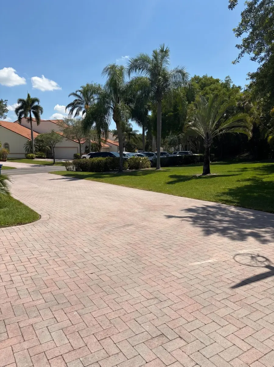 521 W Palm Aire Drive, Pompano Beach, FL 33069 - #2