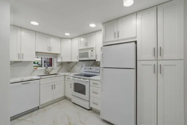 371 S Hollybrook Drive #106, Pembroke Pines, FL 33025