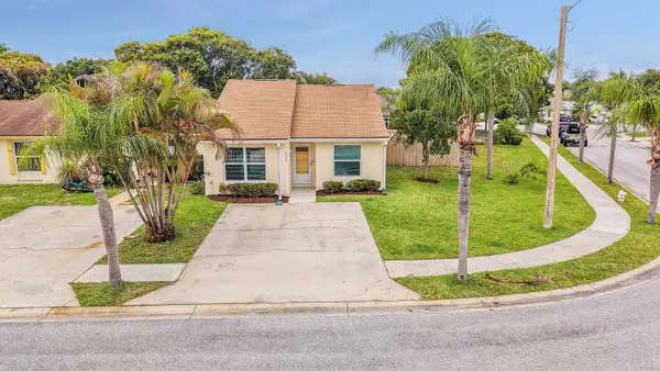 215 Palmetto Court, Jupiter, FL 33458