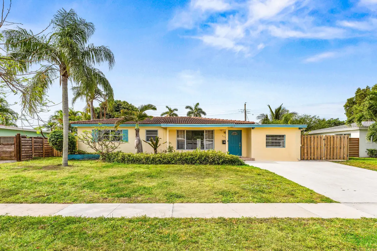 360 NE 23rd Way, Boca Raton, FL 33431 - #1