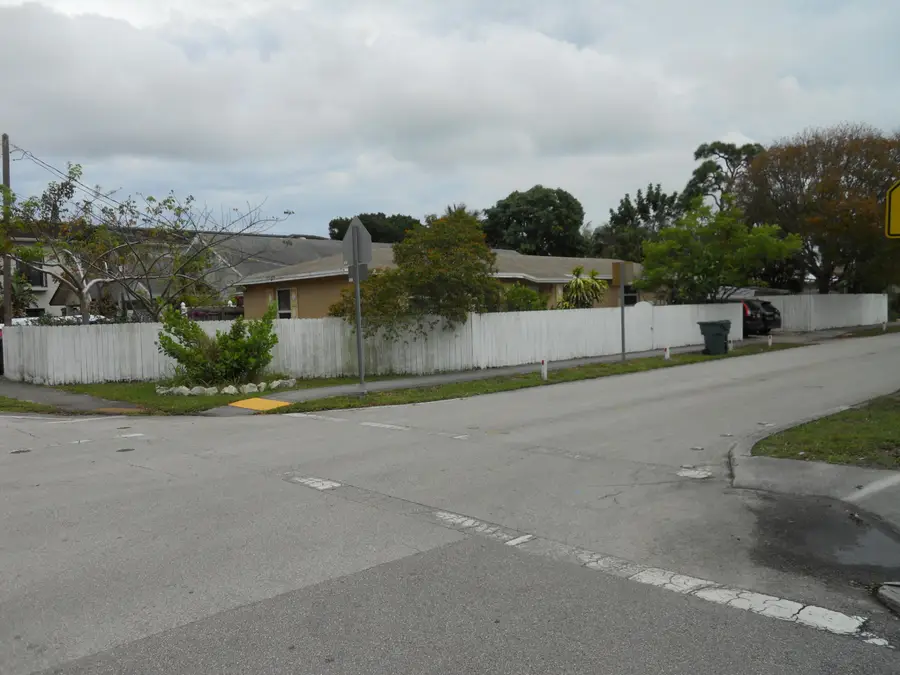 3290 NE 10th Avenue, Oakland Park, FL 33334 - #2