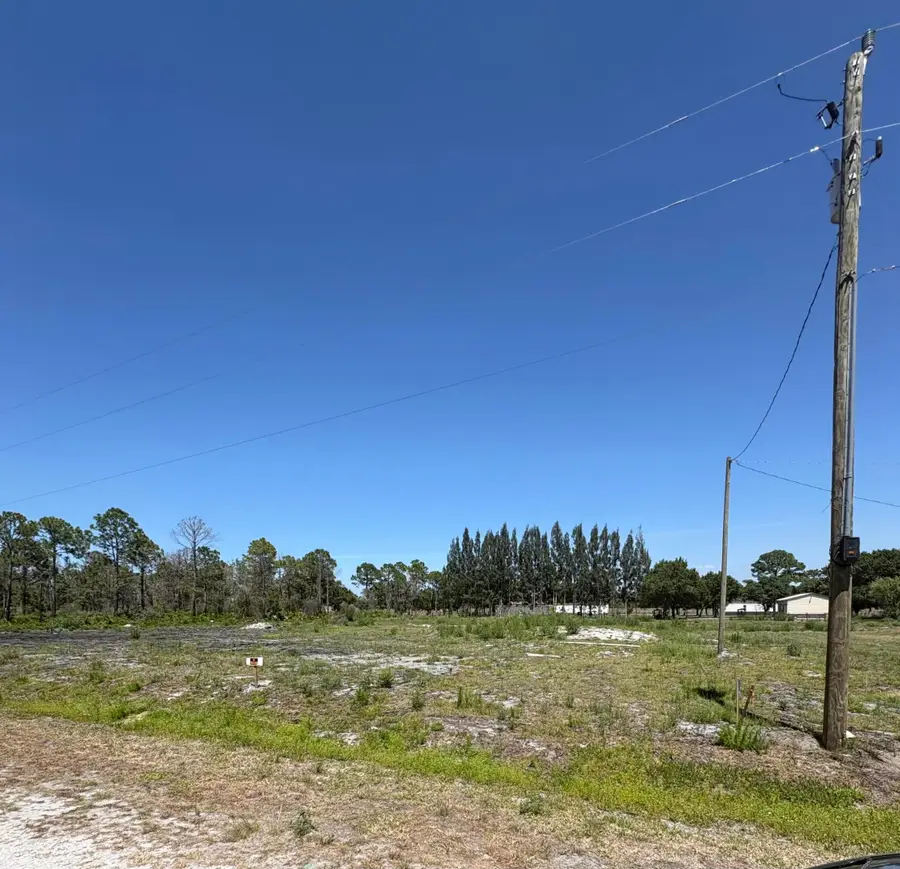 335 N Zambria Street, Clewiston, FL 33440 - #3