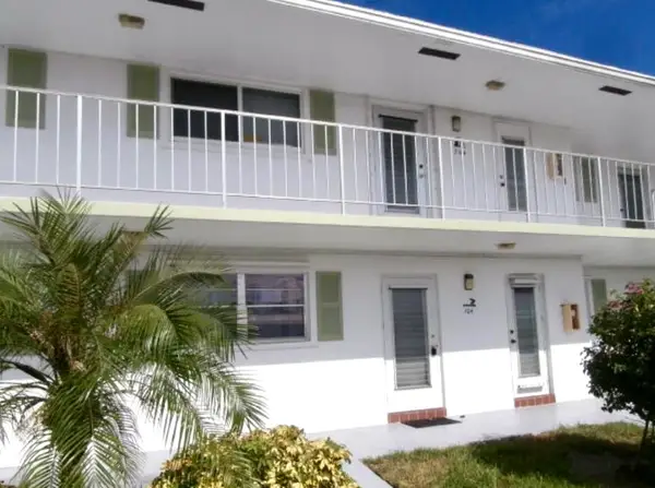1118 Lake Terrace #103, Boynton Beach, FL 33426