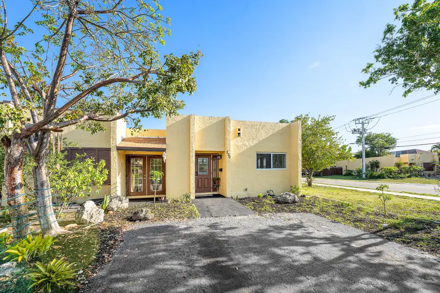 250 NW 43rd Place, Pompano Beach, FL 33064 - #3