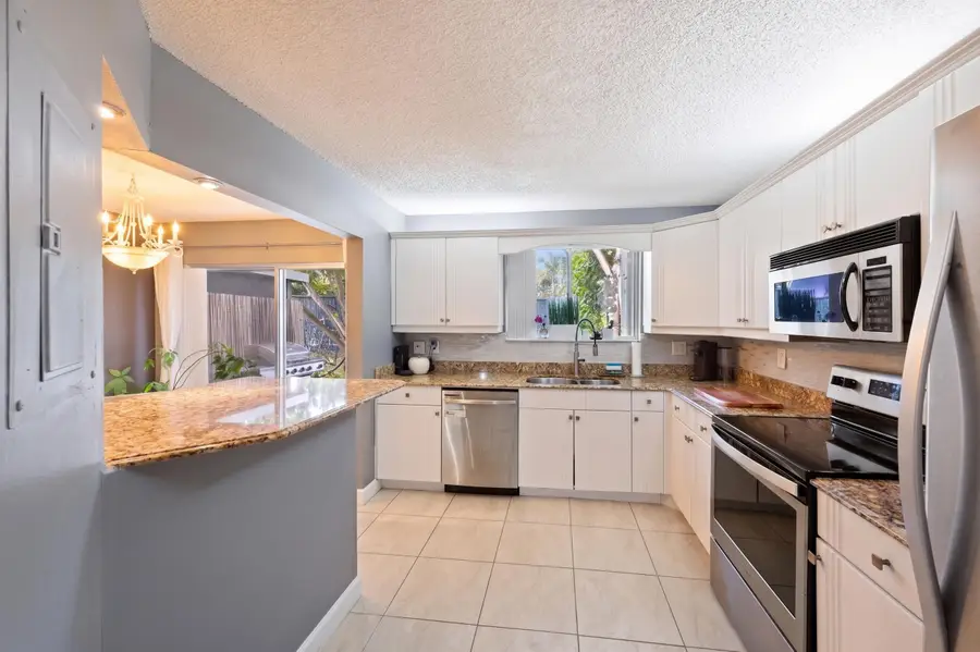 1928 E Discovery Cir Circle E, Deerfield Beach, FL 33442 - #2