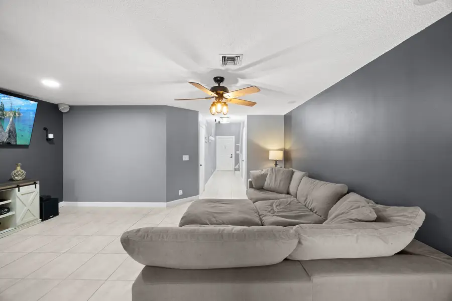 1928 E Discovery Cir Circle E, Deerfield Beach, FL 33442 - #3