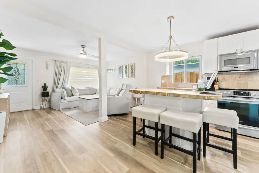 829 NE 17th Street, Fort Lauderdale, FL 33305 - #2