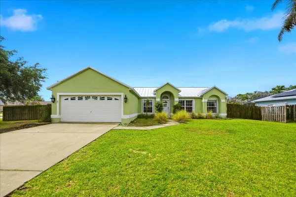 6208 NW Kukui Court, Port St Lucie, FL 34983