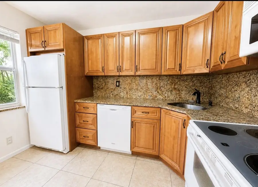 25 Colonial Club Drive #101, Boynton Beach, FL 33435 - #3