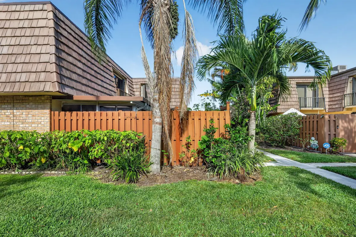 623 Springdale Circle, Palm Springs, FL 33461 - #1