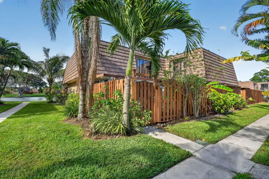 623 Springdale Circle, Palm Springs, FL 33461 - #2