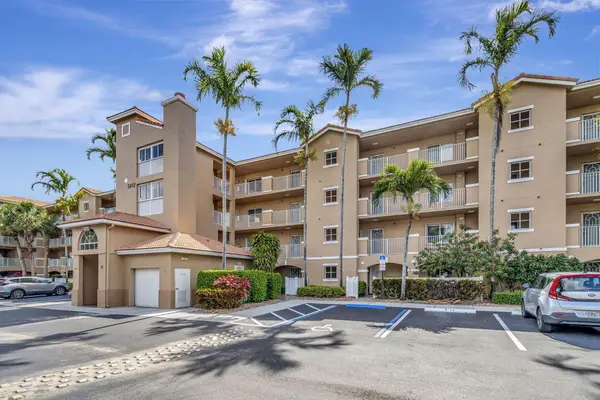 5842 Crystal Shores Drive #105, Boynton Beach, FL 33437