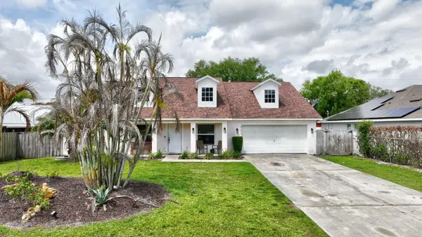 2392 SE Berkshire Boulevard Se, Port St Lucie, FL 34952