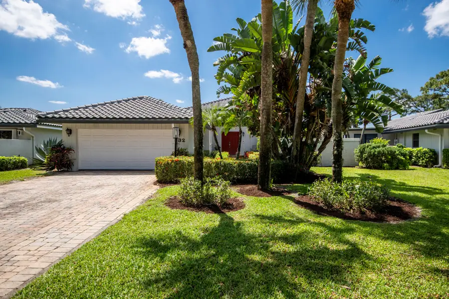 32 Glens Drive E, Boynton Beach, FL 33436 - #2