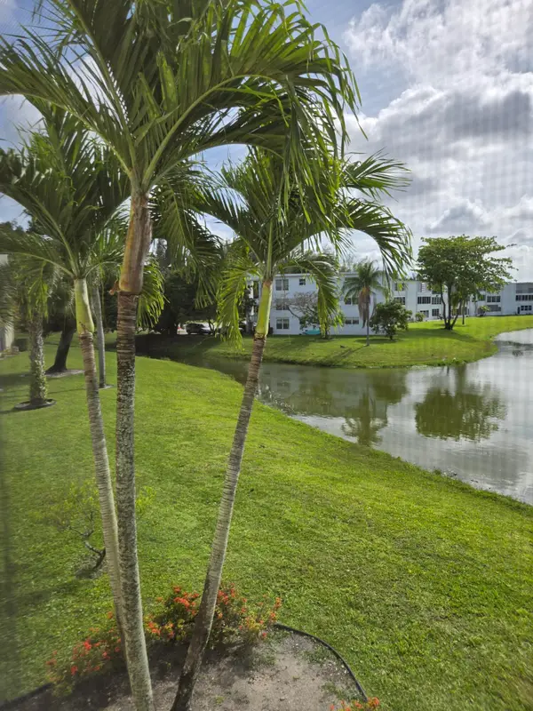 Address Withheld By Seller, West Palm Beach, FL 33417