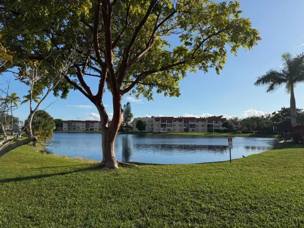2950 Sunrise Lakes Drive W #305, Sunrise, FL 33322