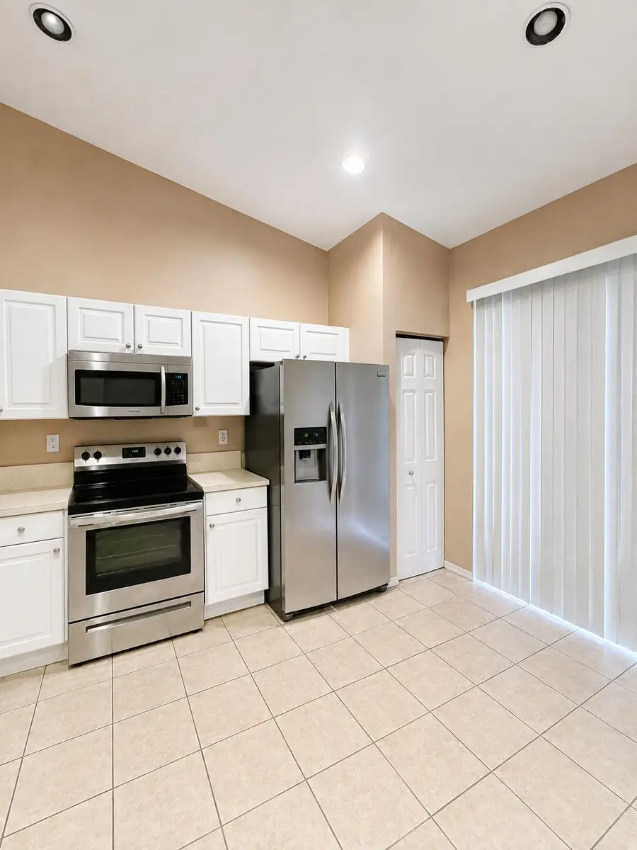 2401 E Aragon Boulevard #5, Sunrise, FL 33313 - #3