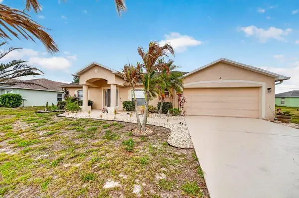 982 SW Kappa Avenue, Port St Lucie, FL 34953