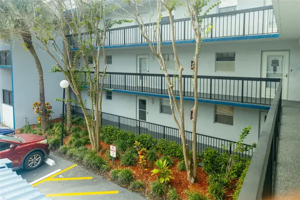 3140 Holiday Springs Boulevard #9-210, Margate, FL 33063