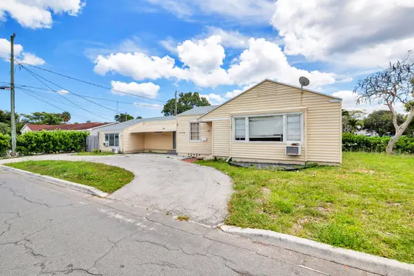 1048 Van Deventer Street, West Palm Beach, FL 33405