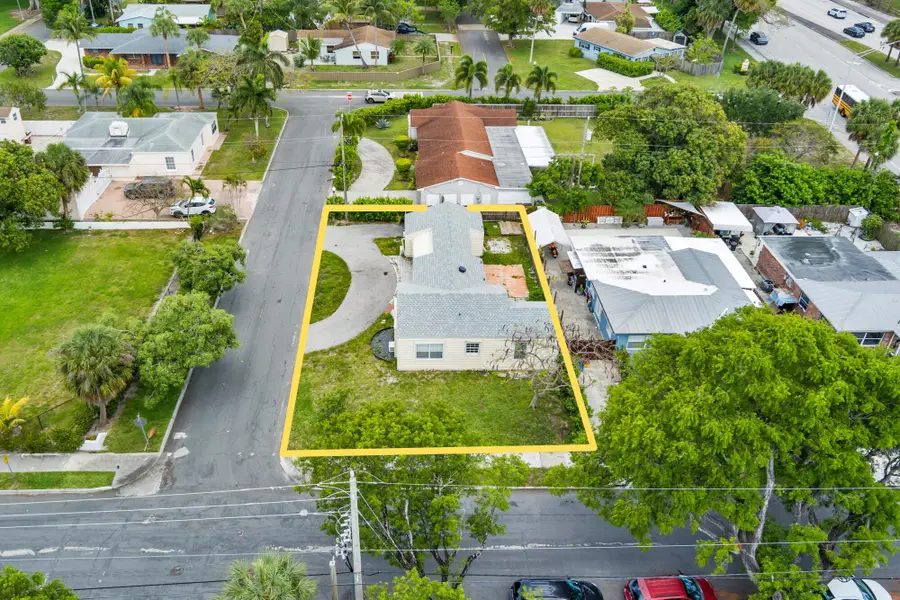1048 Van Deventer Street, West Palm Beach, FL 33405 - #2