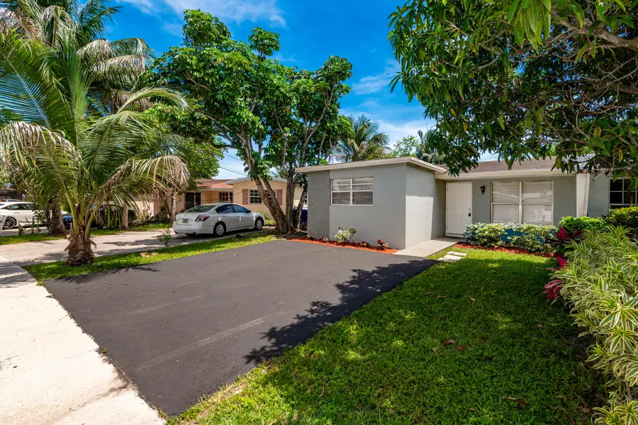 6560 SW 20th Street, North Lauderdale, FL 33068 - #2
