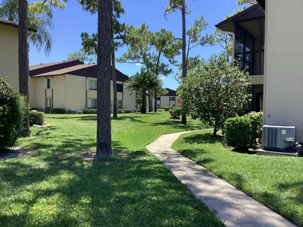 410 Pine Glen Lane #B-2, Greenacres, FL 33463