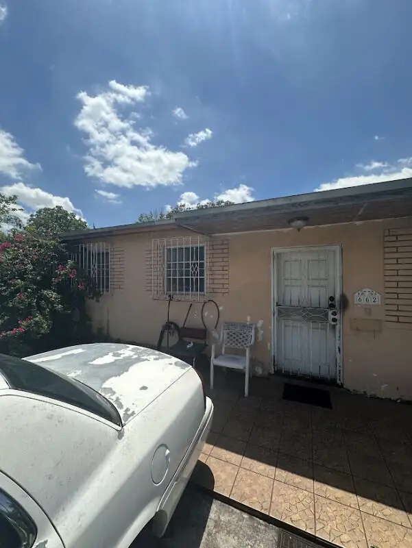 662 W 44th Place, Hialeah, FL 33012 - #2