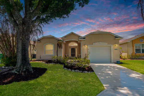 517 NW Galatone Court, Port St Lucie, FL 34986