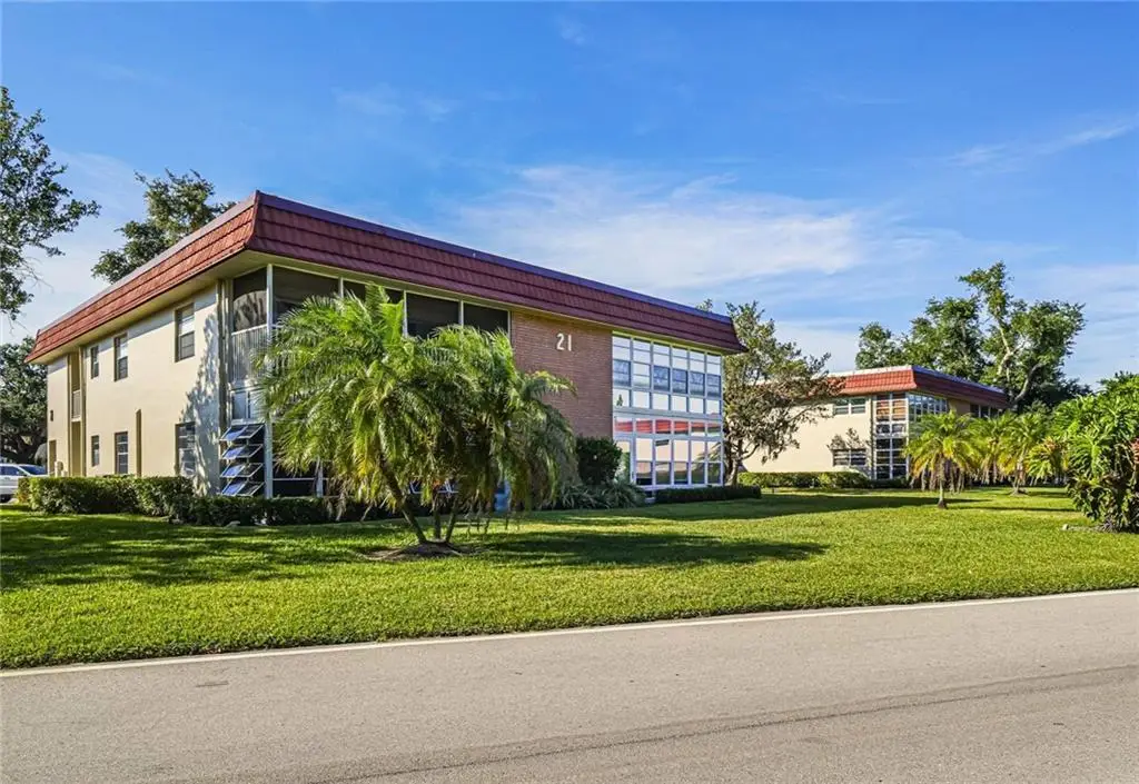 21 Pine Arbor Lane #104, Vero Beach, FL 32962 - #1