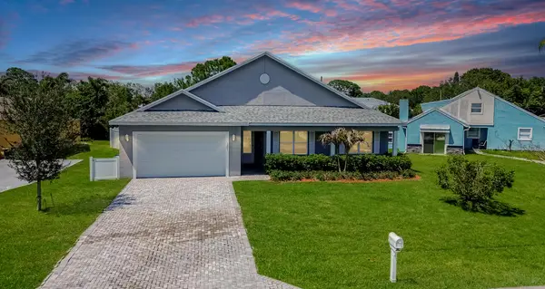 1201 SE Mendavia Avenue, Port St Lucie, FL 34952