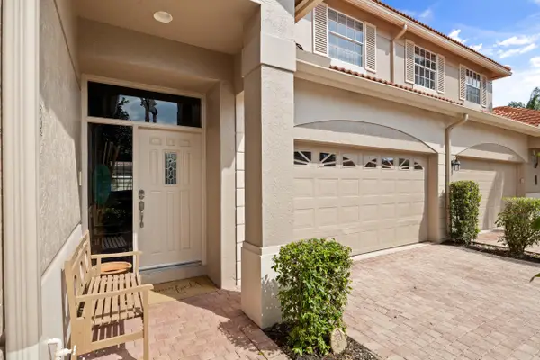 33 Monterey Pointe Drive, Palm Beach Gardens, FL 33418