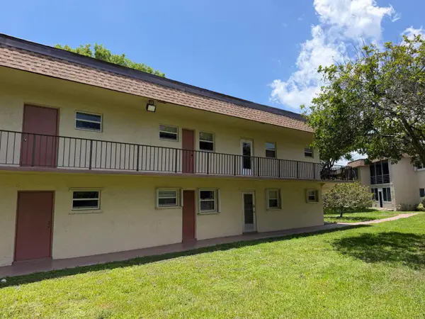 752 Lori Drive #210, Palm Springs, FL 33461