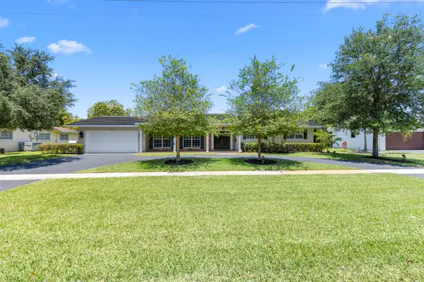 7501 Plantation Road, Plantation, FL 33317