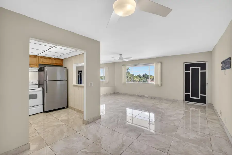 300 S Village Green Cir Circle S #420, Palm Springs, FL 33461 - #2