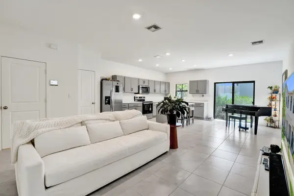 975 NW 3rd Terrace, Pompano Beach, FL 33060