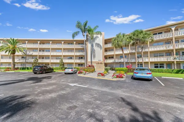 2303 Lucaya Lane #F3, Coconut Creek, FL 33066