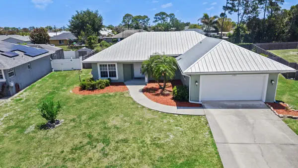 1657 SW Cefalu Circle, Port St Lucie, FL 34953