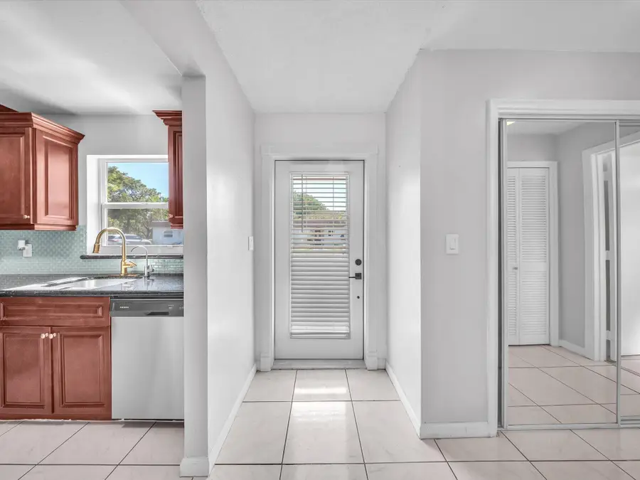 417 SW Natura Avenue #B, Deerfield Beach, FL 33441 - #2