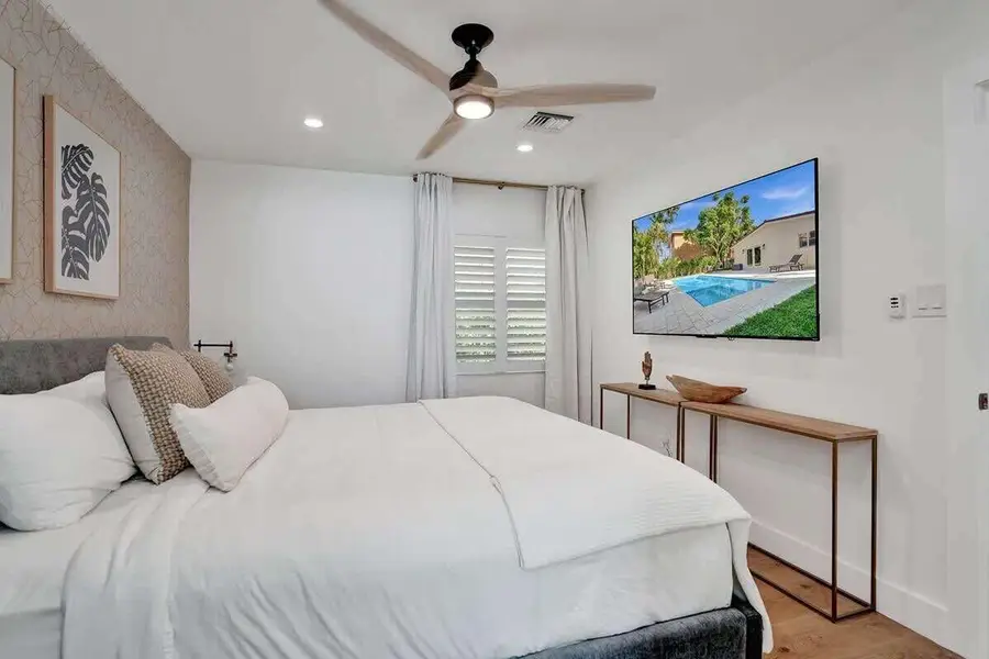 1043 N Victoria Park Road #1-2, Fort Lauderdale, FL 33304 - #3