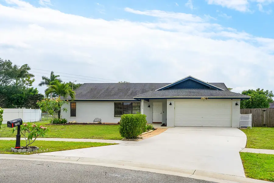 206 Parkwood Drive S, Royal Palm Beach, FL 33411 - #2