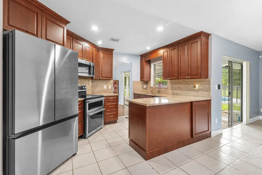 206 Parkwood Drive S, Royal Palm Beach, FL 33411 - #3