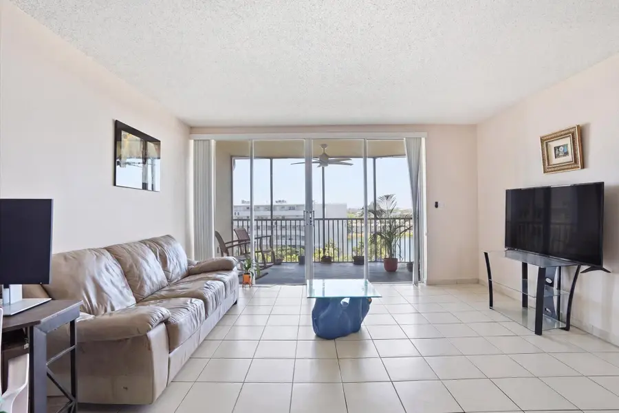 1750 NE 191st Street #811, North Miami Beach, FL 33179 - #3
